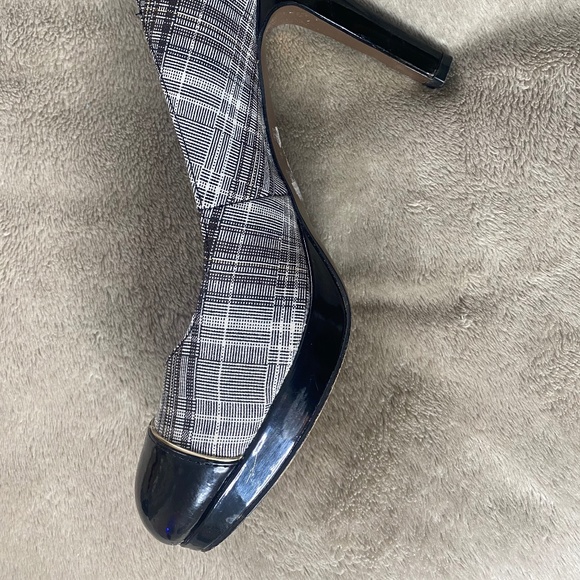 Black and White Plaid Heels - Picture 5 of 7